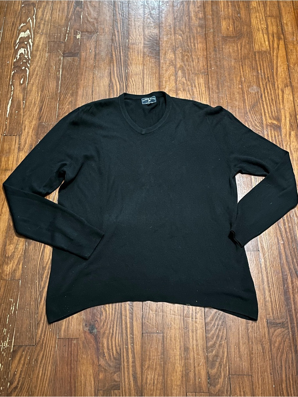 Harbor Island Classic Black V-Neck Men's Sweater